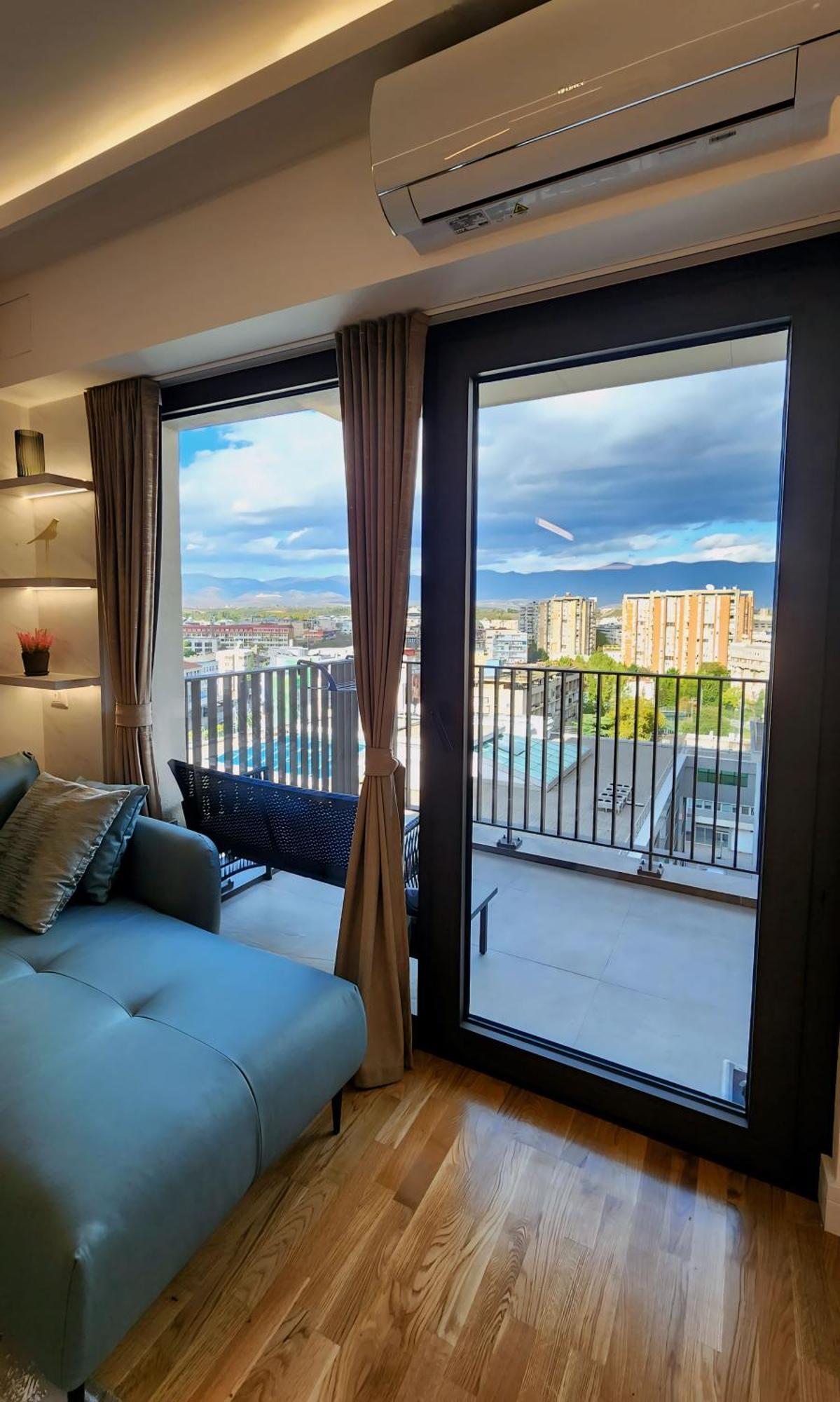 Diamond Residences 10Th Fl. Lux Apt. W/ City View Szkopje Kültér fotó