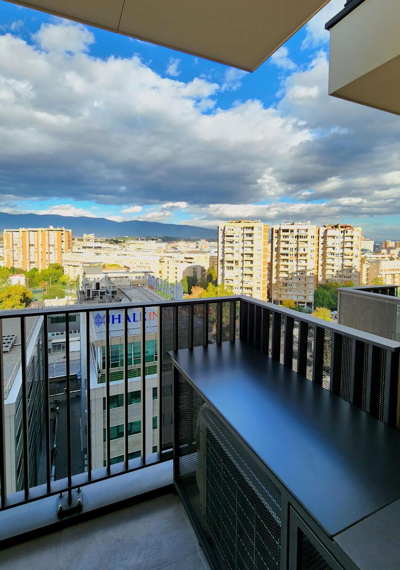 Diamond Residences 10Th Fl. Lux Apt. W/ City View Szkopje Kültér fotó